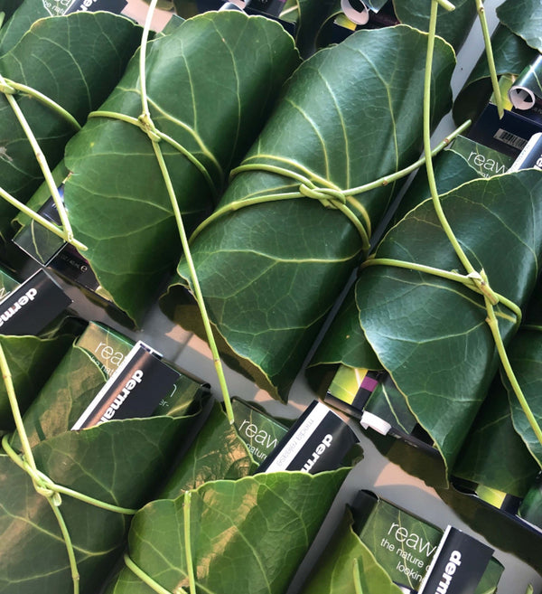 CORPORATE-GIFT-PACKAGES-WRAPPED-IN-A-LEAF