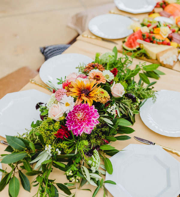 COLOURFUL-EVENT-CENTER-TABLE-SETTING-BOTANICS