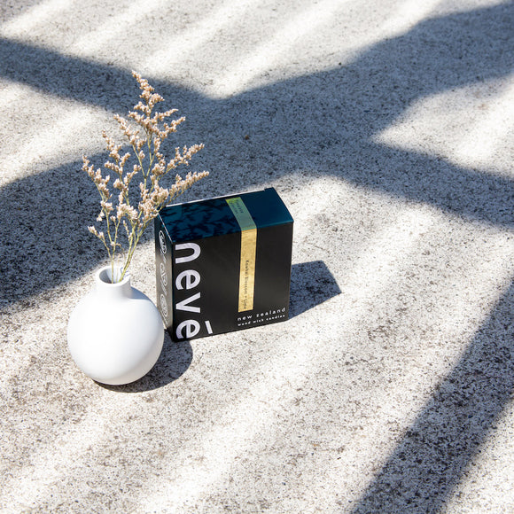 Single boxed travel tin candle with flower vase